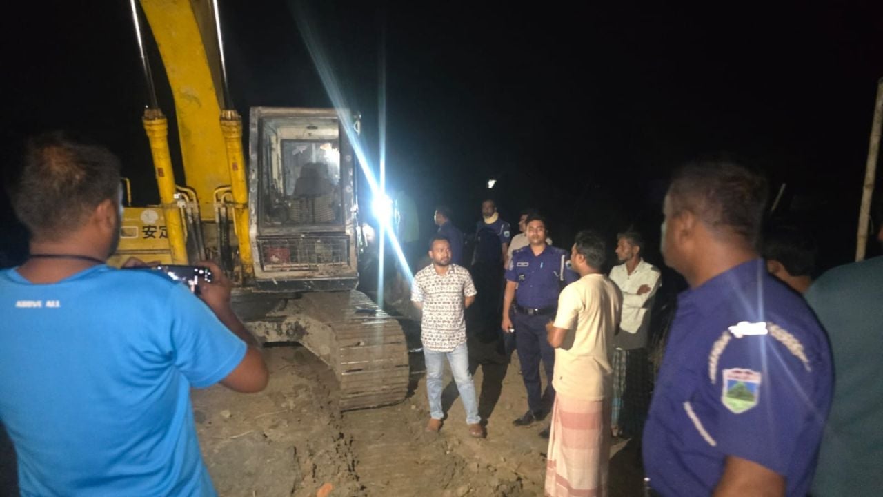 ভাঙ্গুড়ায় পুকুর থেকে মাটি কেটে বিক্রি, ৫০ হাজার টাকা অর্থদণ্ড