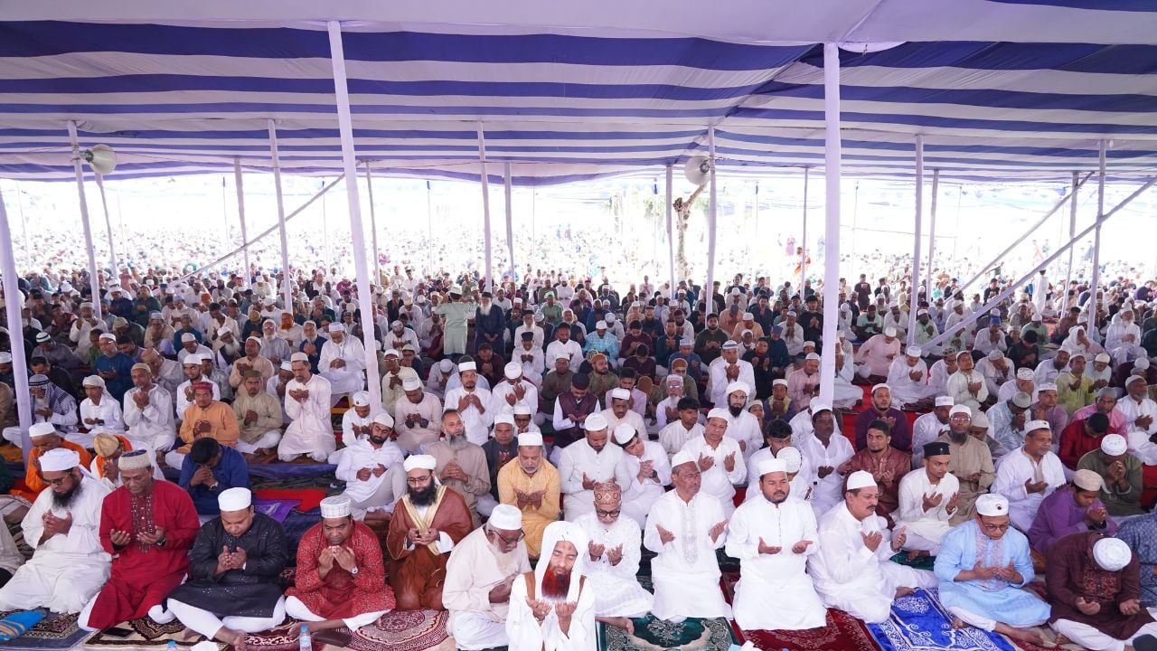 রাজশাহীতে শান্তি ও সম্প্রীতির বার্তায় ঈদুল আজহার প্রধান জামাত