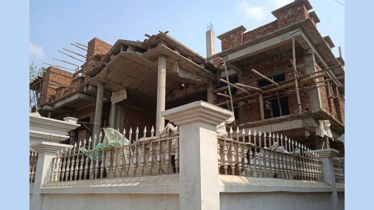 উখিয়ায় পাকা ভবন উচ্ছেদে মামলা