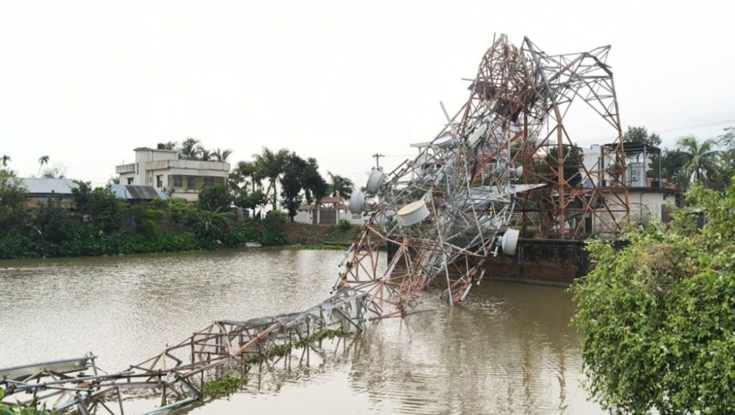 কালবৈশাখীতে ব্যাপক ক্ষতি, ভেঙে পড়েছে মোবাইলফোনের টাওয়ার