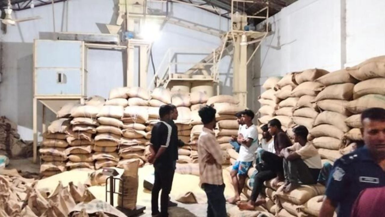 শেরপুরে ৩৩ টন সরকারি চাল জব্দ, আটক ১