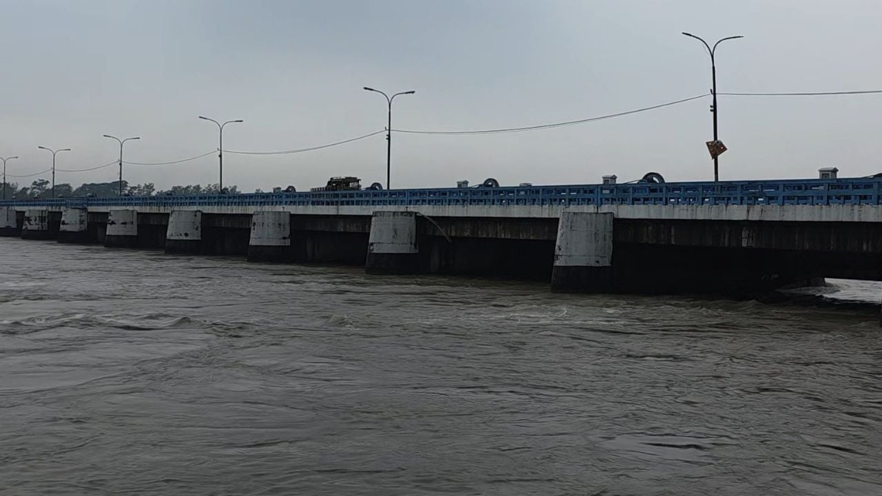তিস্তার পানি বিপৎসীমার ১ সেন্টিমিটার ওপরে, আতঙ্কে  মানুষ