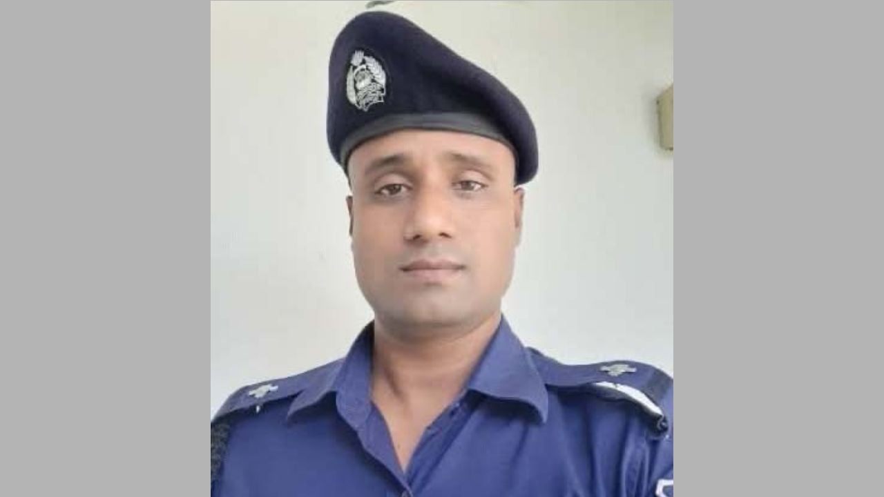 চিরিরবন্দরে সাংবাদিক লাঞ্ছিতের ঘটনায় এএসআই ক্লোজ