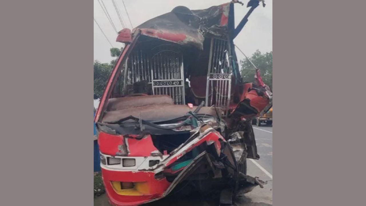 যাত্রাবাহী বাস শ্যামলীর ধাক্কায় সুপারভাইজার নিহত