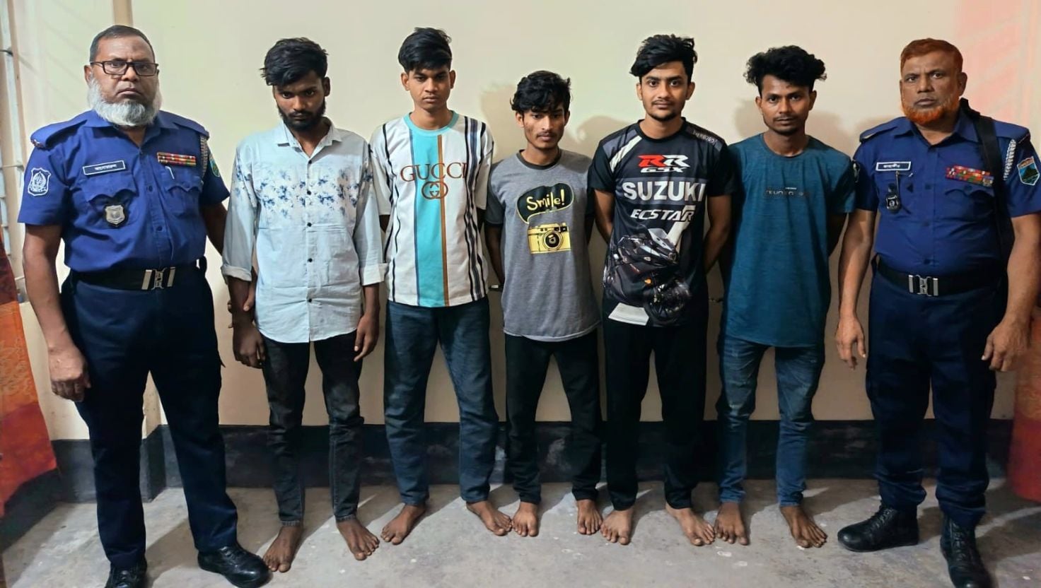 লালপুরে ইমো হ্যাকিং চক্রের ৫ সদস্য গ্রেপ্তার
