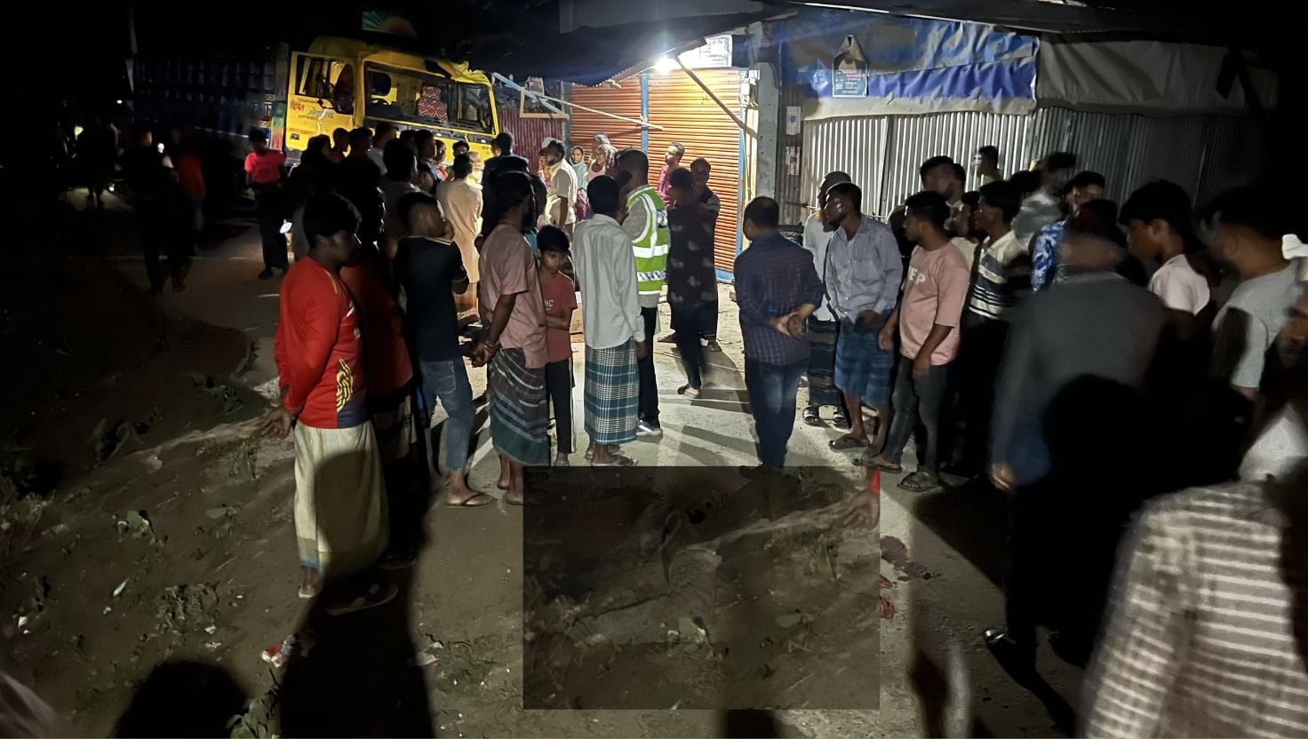 ট্রাকের বেপরোয়া তাণ্ডবে আহত ২০, গণপিটুনিতে চালক নিহত