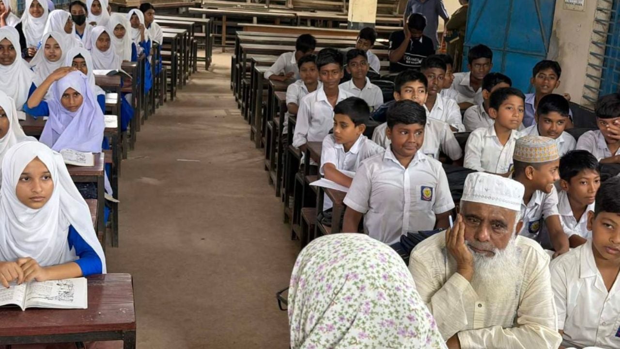 শিক্ষার্থীদের মাঝে শিক্ষার আনন্দটা জাগাতে হবে :  মনিরুল হক চৌধুরী