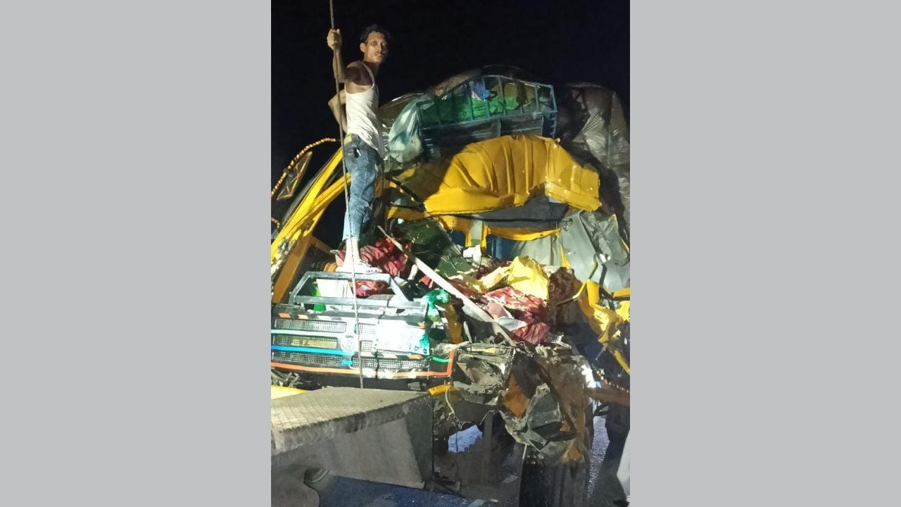 ঢাকা-চট্টগ্রাম মহাসড়কে সড়ক দুর্ঘটনায় নিহত ৩