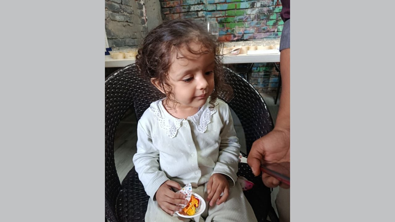 কুমিল্লায় ফেলে যাওয়া সেই বাচ্চার অভিভাবকের সঙ্গে যোগাযোগ হয়েছে