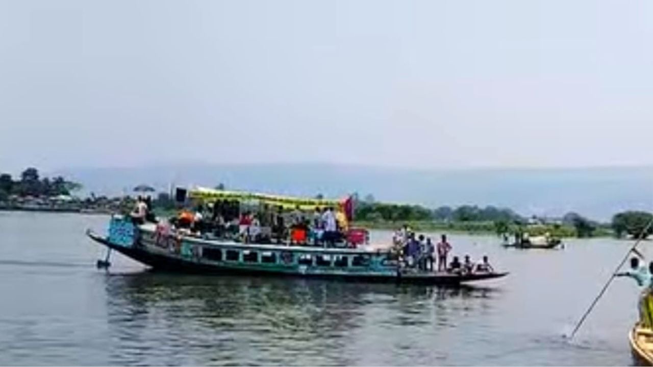 তাহিরপুরে নৌকা থেকে নদীতে পড়ে কিশোর নিখোঁজ