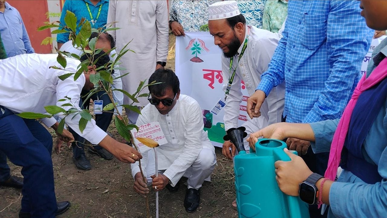 জলবায়ু পরিবর্তন মানবজাতির অন্যতম বড় চ্যালেঞ্জ