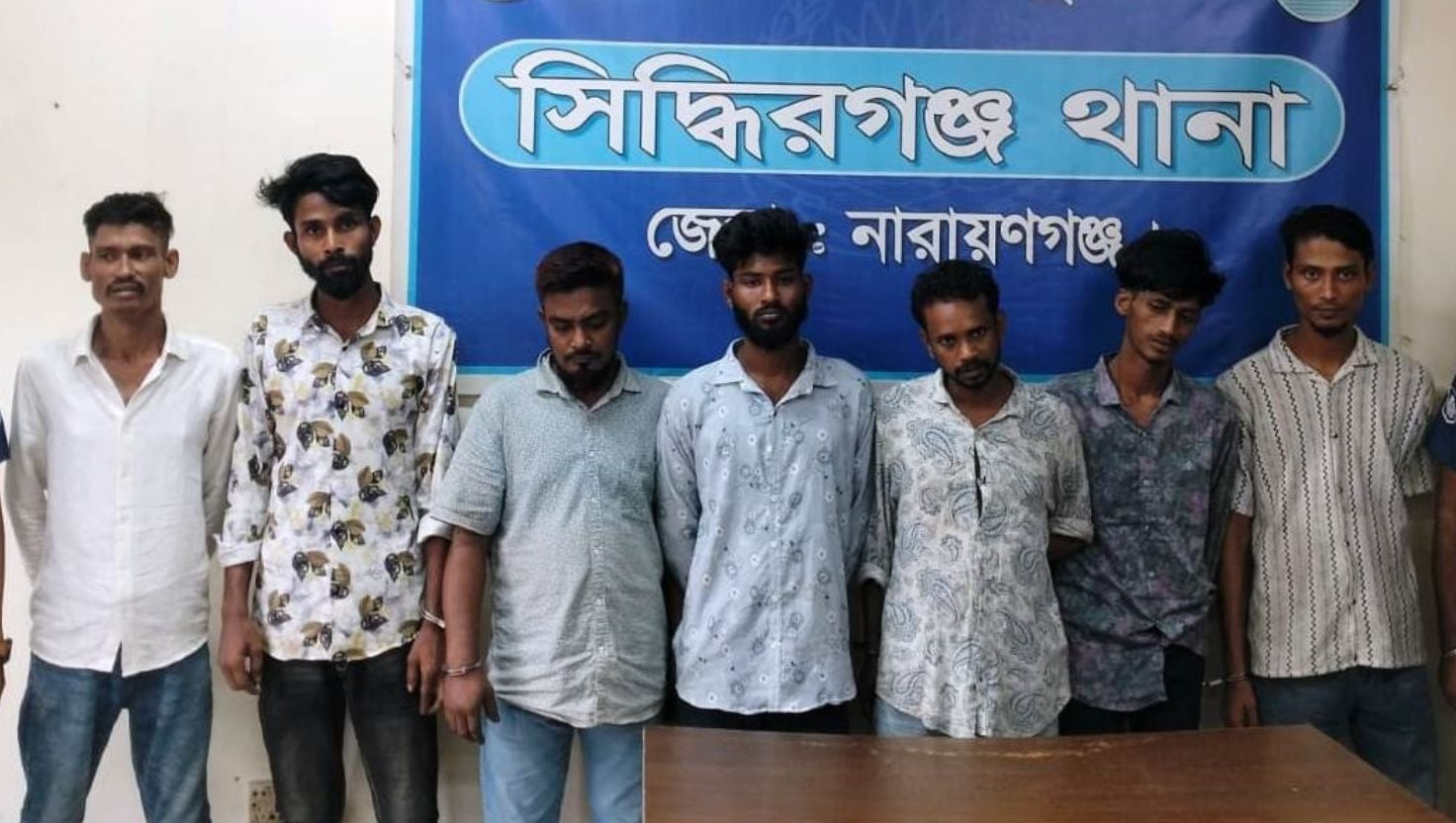 সিদ্ধিরগঞ্জে ডাকাত-মাদক কারবারিসহ গ্রেপ্তার ৭