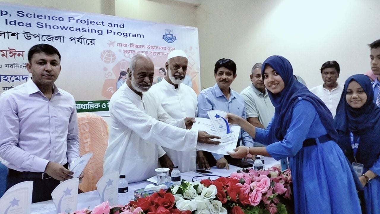 বিএনপি সরকার শিক্ষায় গুরুত্ব দিয়ে কাজ করে যাচ্ছে: মঈন খান