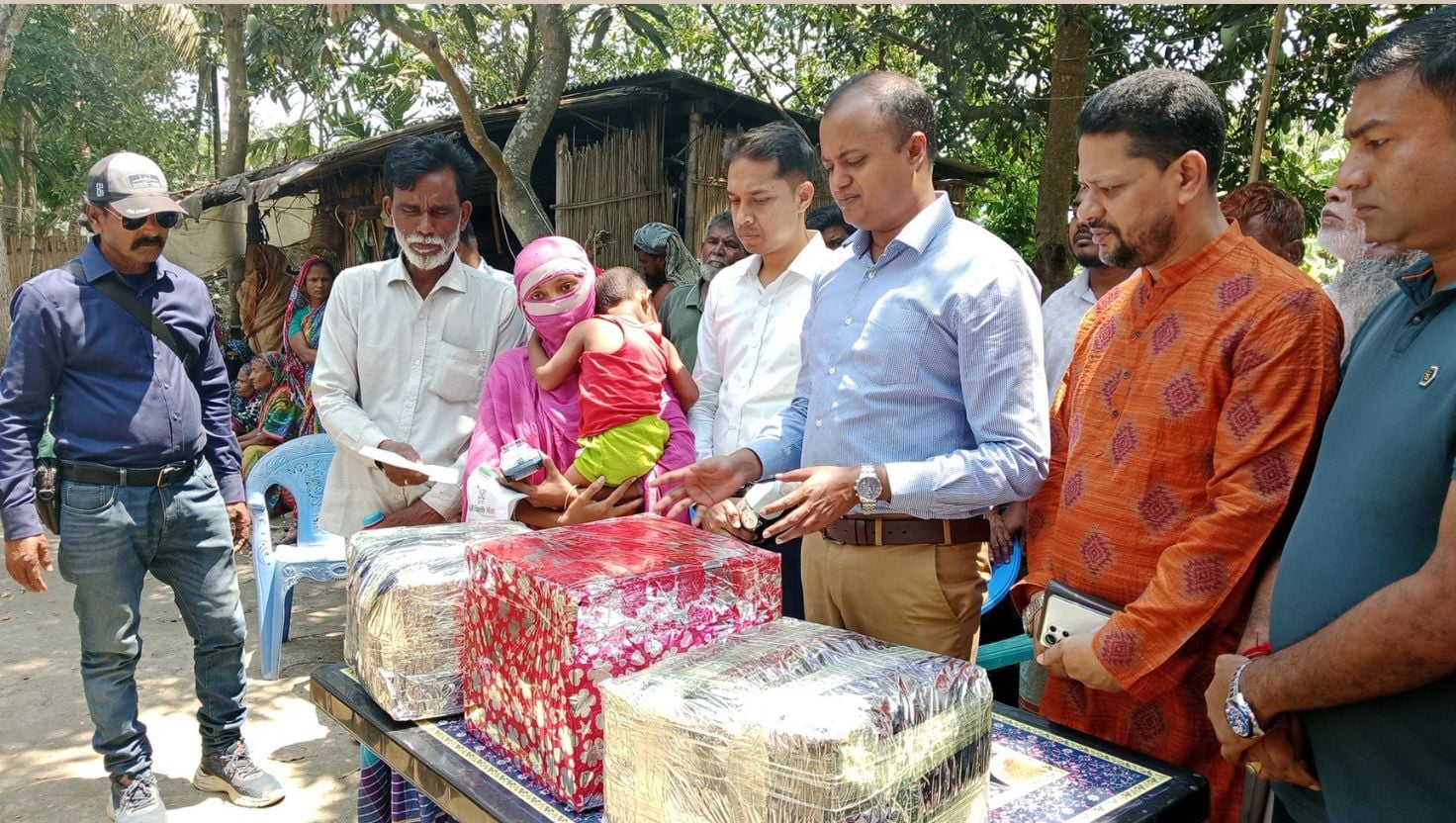 নিহত ট্রাকচালকের শিশুর জন্য প্রধানমন্ত্রীর উপহার
