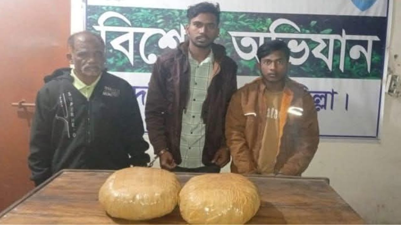 কুমিল্লায় গাঁজাসহ স্বেচ্ছাসেবক দল নেতা আটক