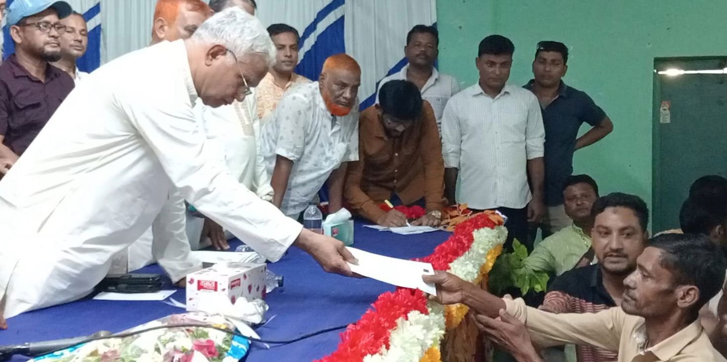 কেউ সংখ্যালঘু বা সংখ্যাগুরু নয়, আমরা সবাই বাংলাদেশী: ডা. জাহিদ