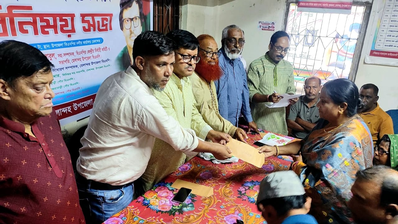 মেলান্দহে হিন্দু সম্প্রদায়ের সাথে বিএনপির মতবিনিময়, মন্দিরে আর্থিক সহায়তা