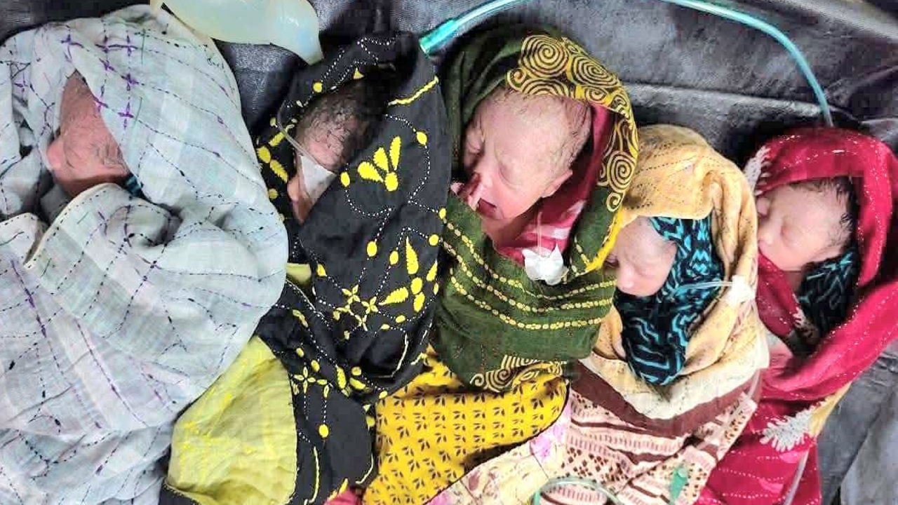 একসাথে ৫ সন্তান জন্ম দিলেন গৃহবধু লামিয়া