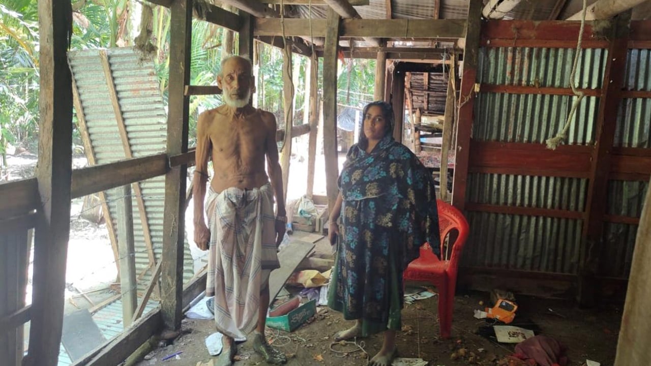 শালিসদারদের রায়ে বসতবাড়ি থেকে উচ্ছেদ অসহায় পরিবার