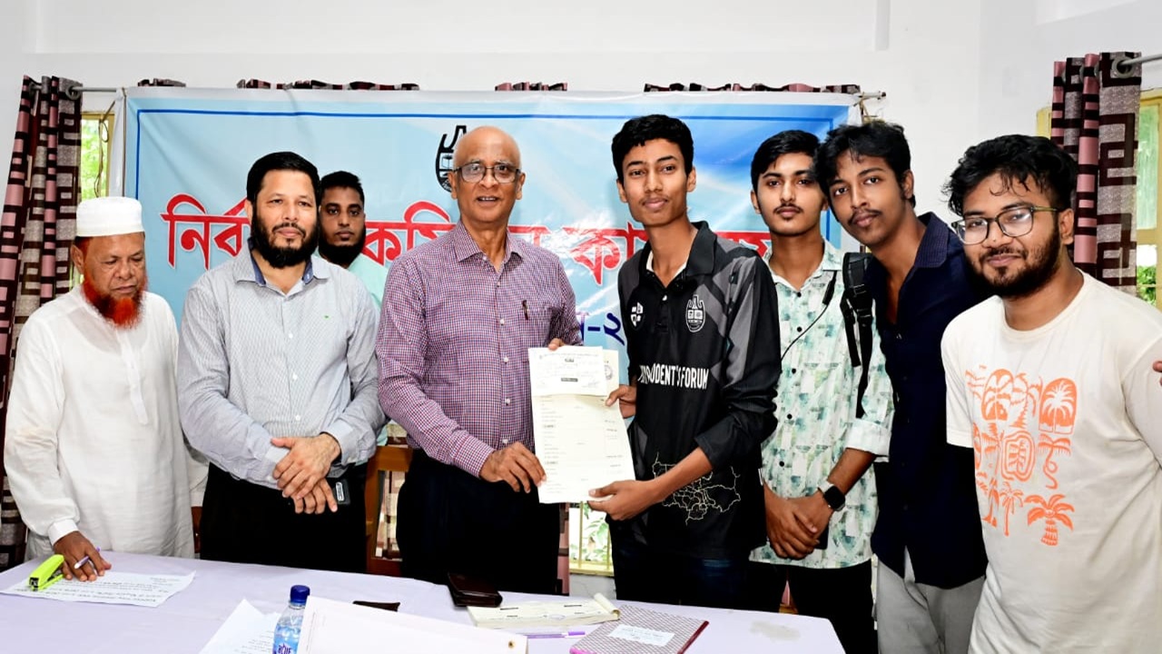 চাকসু নির্বাচন: প্রথম দিনে মনোনয়ন সংগ্রহ ২৮ জনের, ভিপি পদে ৭