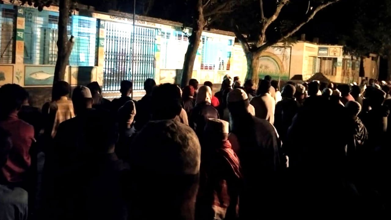 শাজাহানপুরে মা–দুই সন্তানের পৃথক জানাজা সম্পন্ন, শোকের ছায়া