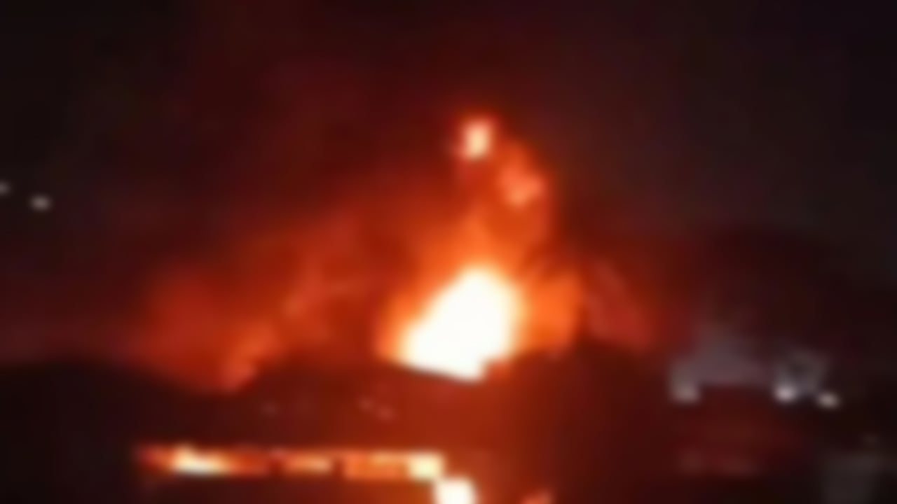 চট্টগ্রামে পোশাক কারখানা ও বেকারির আগুন ৬ ঘণ্টা পর নিয়ন্ত্রণে