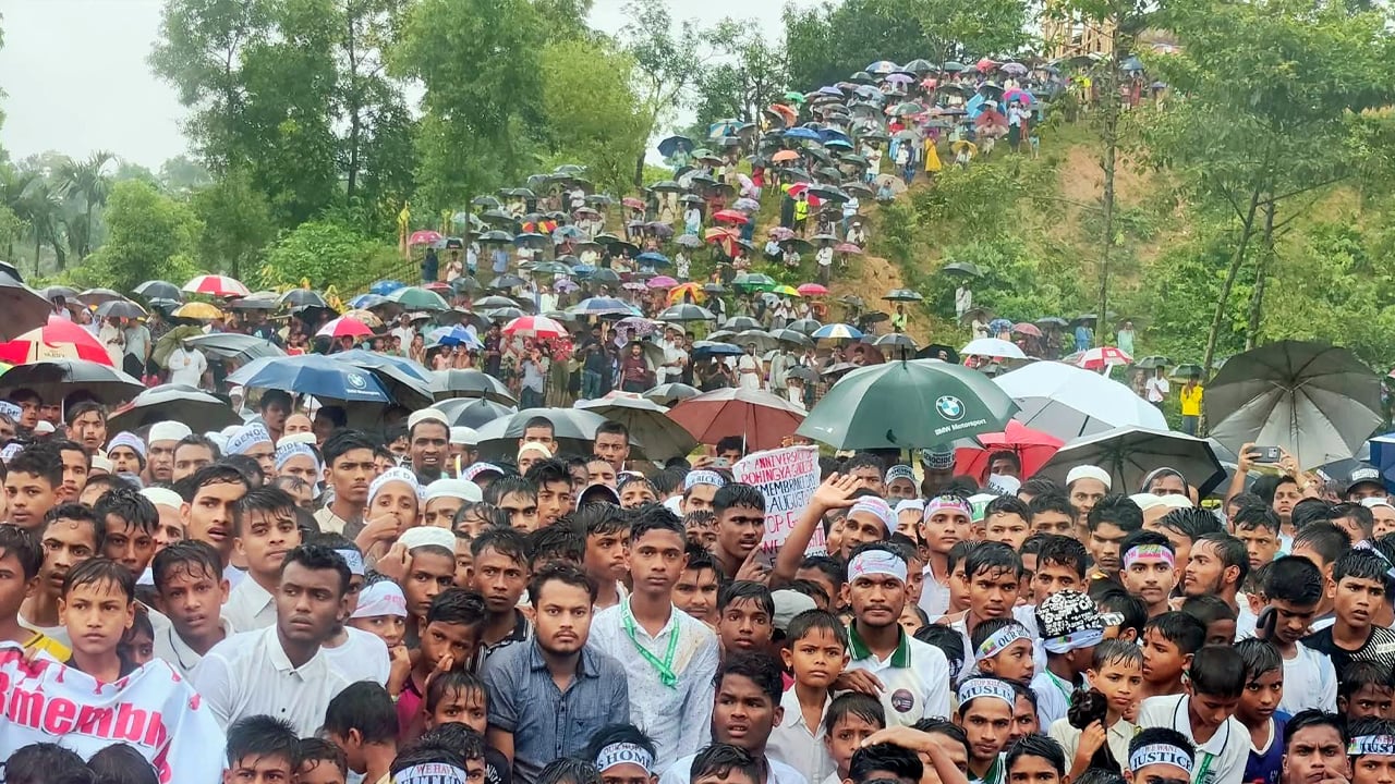 রাখাইনের বিভীষিকাময় দিনকে স্মরণ করলেন লাখো রোহিঙ্গা
