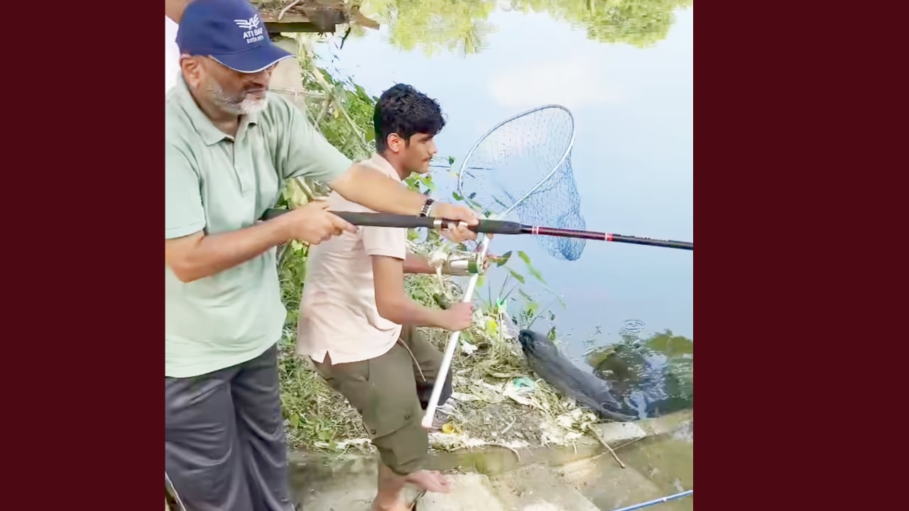 নোবিপ্রবিতে পরিবারসহ অবসর সময় কাটাচ্ছেন ঢাবি উপাচার্য