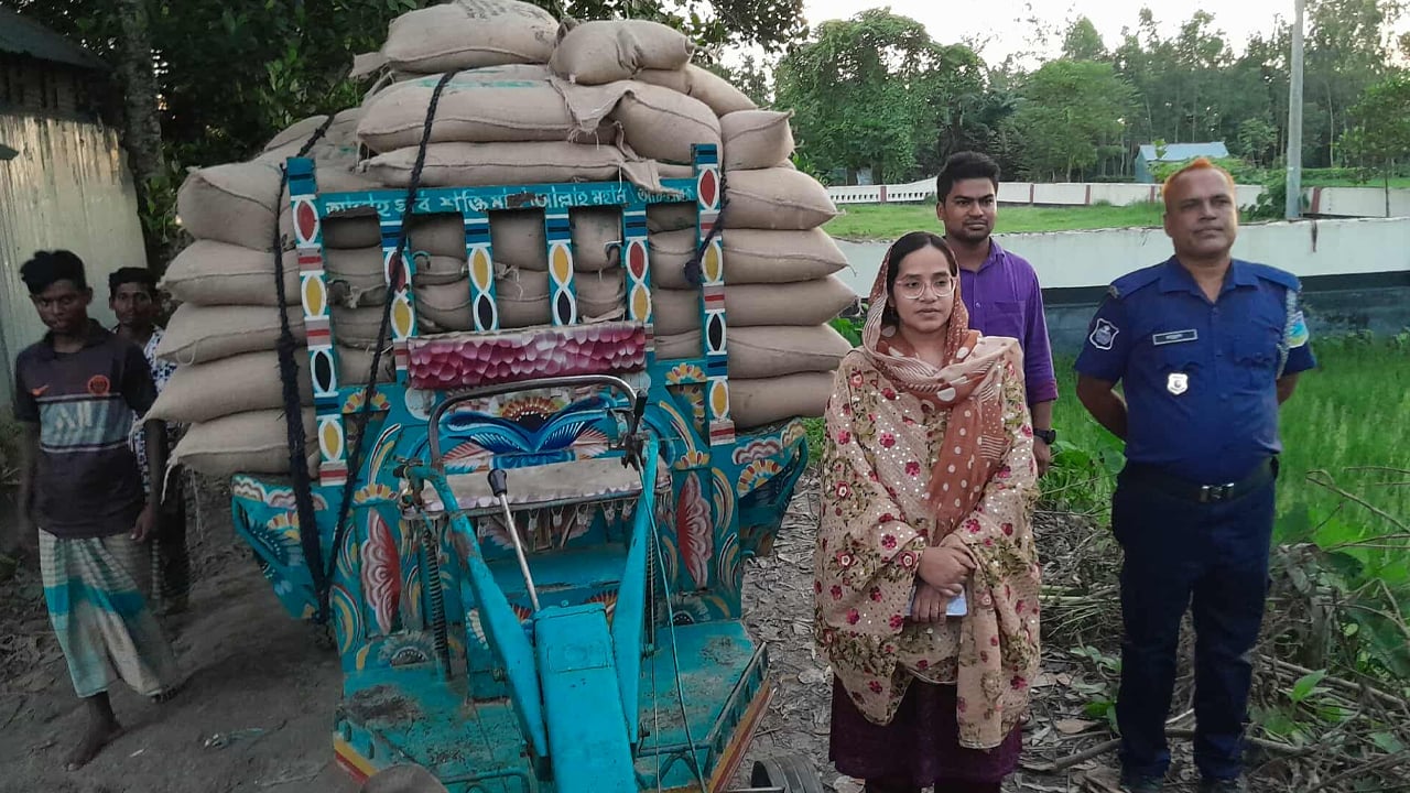 বকশীগঞ্জে টিসিবির ১৬০ বস্তা চাল উদ্ধার