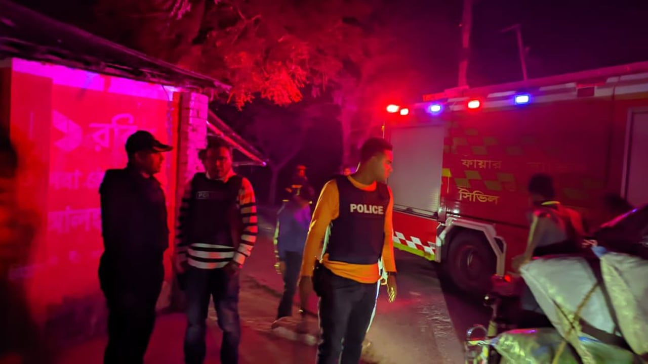 বিএনপি–জামায়াত ‘সংঘর্ষে’র পর ঈশ্বরদীর পরিস্থিতি শান্ত হলেও চাপা উত্তেজনা