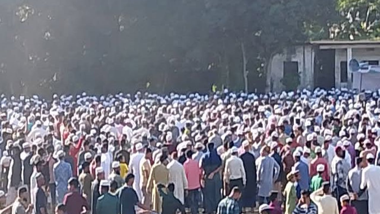 রামপুরের খলিফা পীরের জানাজায় মানুষের ঢল