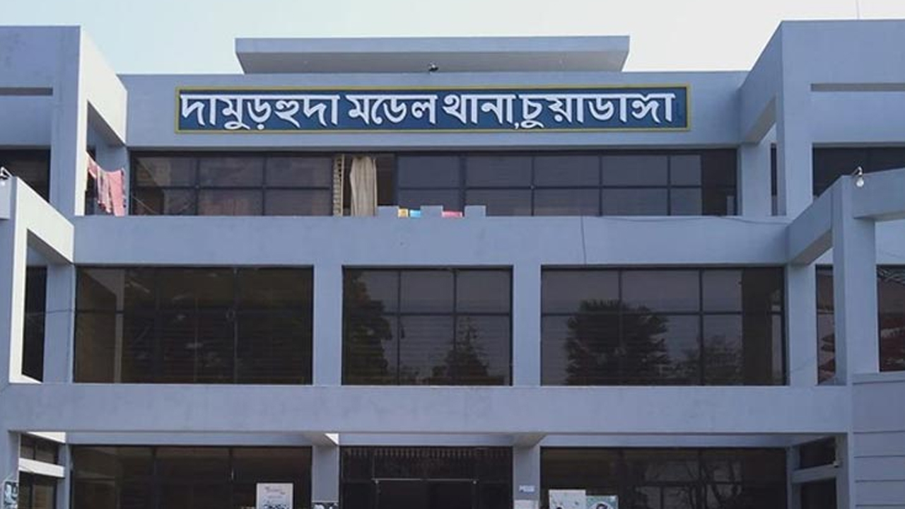 দামুড়হুদায় ইজিবাইক–আলমসাধুর সংঘর্ষে মুয়াজ্জিন নিহত