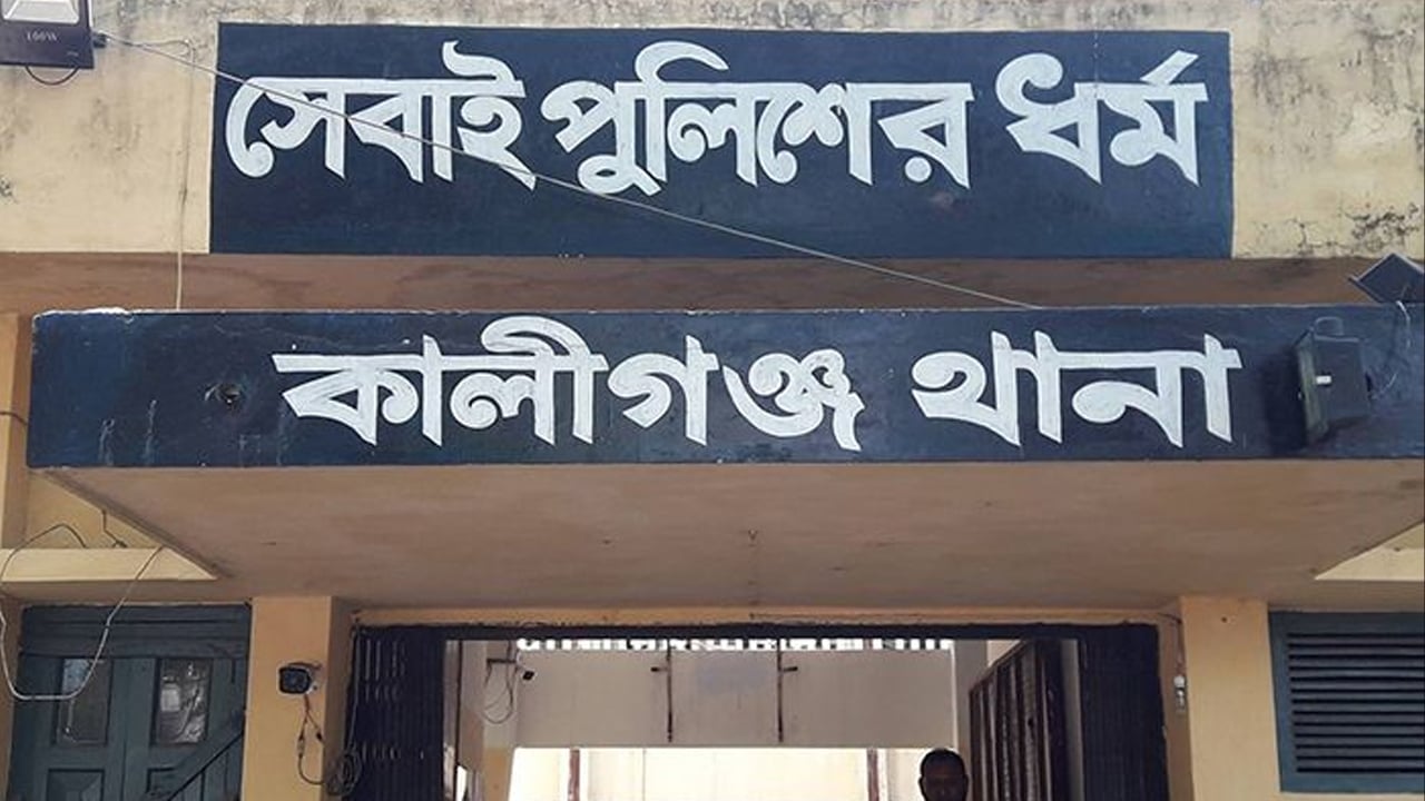 গ্রামজুড়ে ‘জ্বীনসাপ’ আতঙ্ক: কামড়ের শিকার শতাধিক
