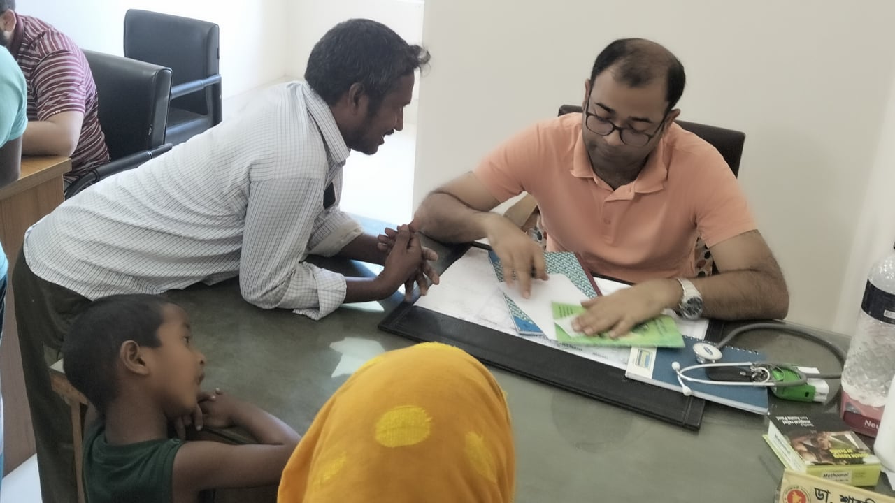 আমার দেশে সংবাদ প্রকাশ: চালু হলো স্বাস্থ্য কমপ্লেক্সের আউটডোর