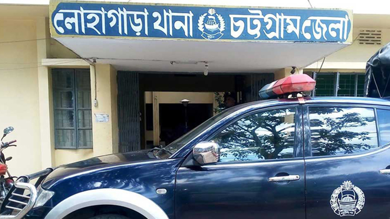 লোহাগাড়ায় ইউপি সদস্য ও ছেলেকে গুলি