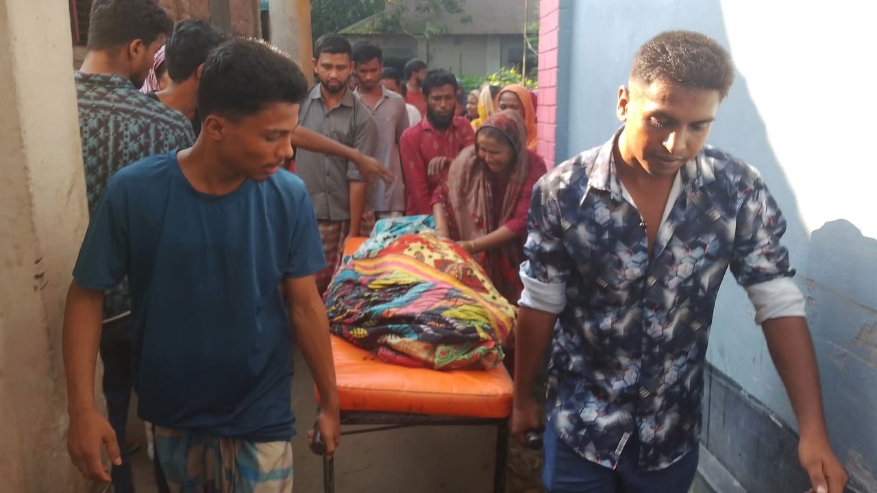 আবারও মৃত্যু মা ক্লিনিকে, ক্ষুব্ধ স্বজনদের ভাঙচুর-আগুন