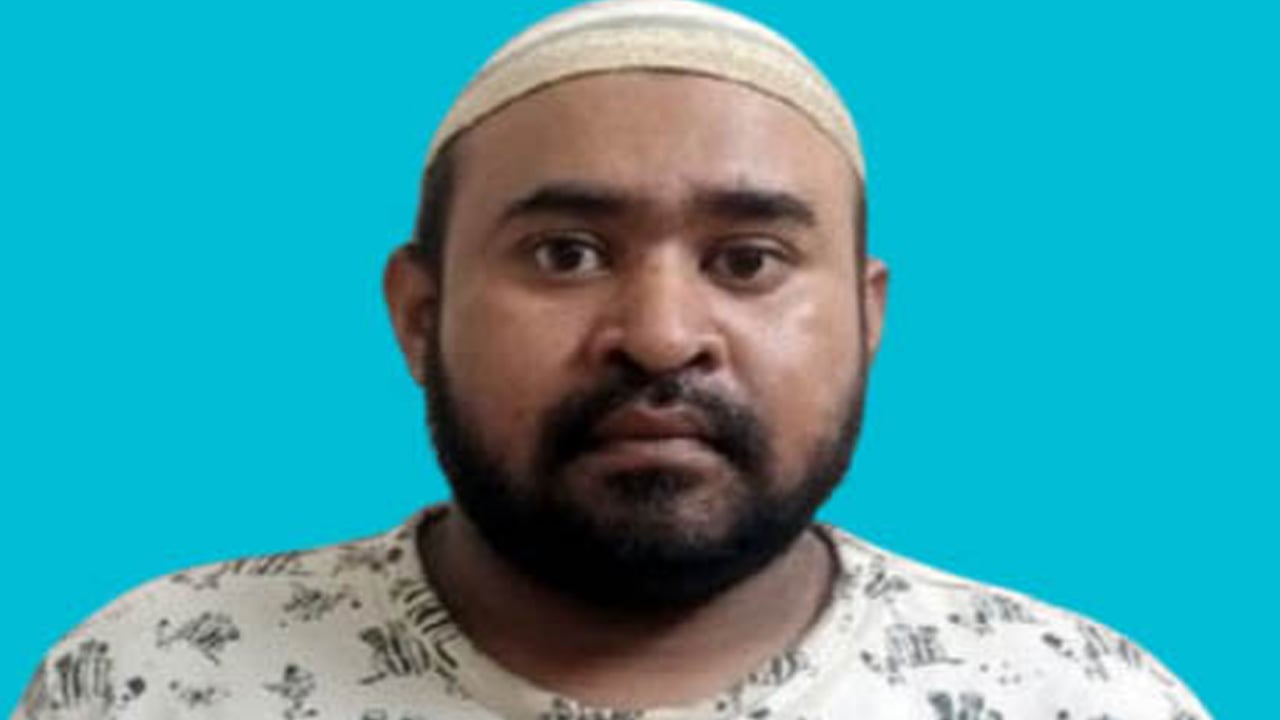 ভুয়া চালানে সার তোলার চেষ্টাকালে আটক ১