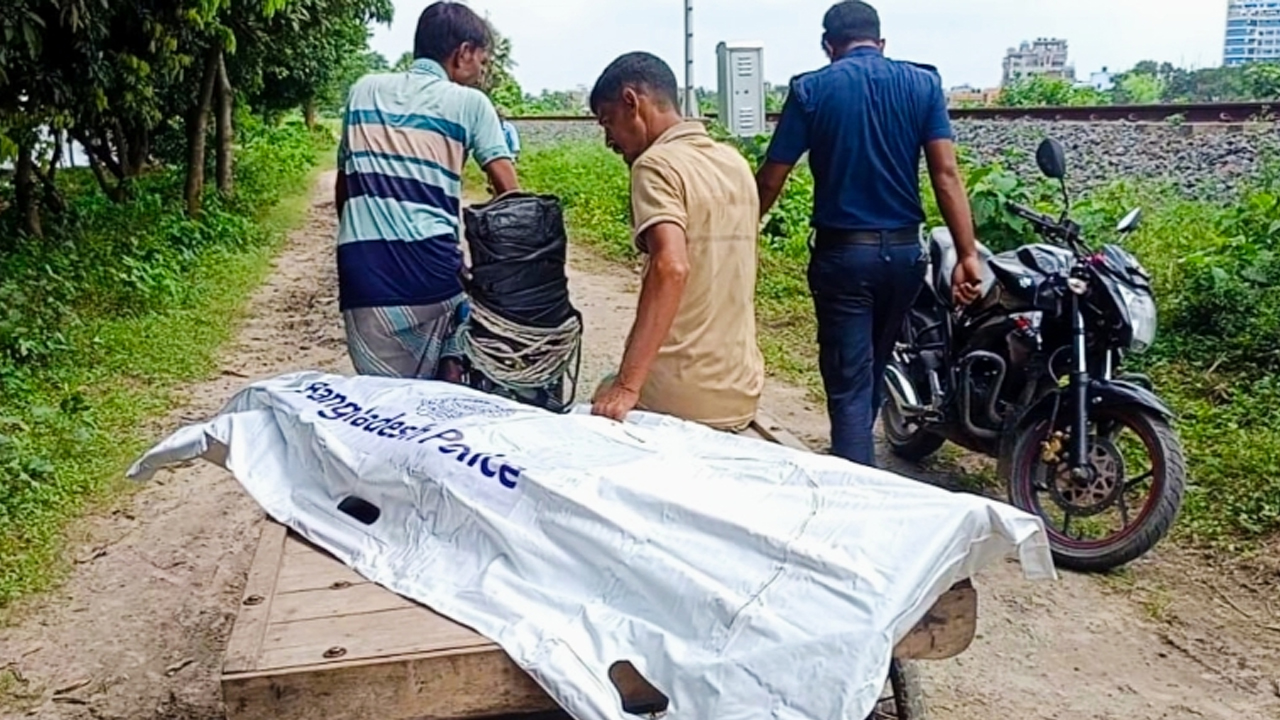 ঈশ্বরদীতে ট্রেনে কাটা পড়ে অজ্ঞাত যুবকের মৃত্যু