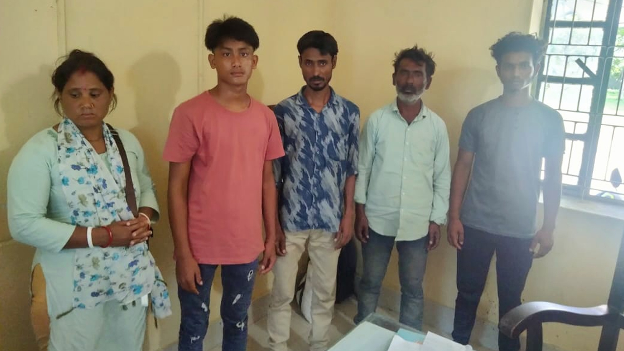 পীরগঞ্জ সীমান্তে আবারও ৫ জনকে পুশইন