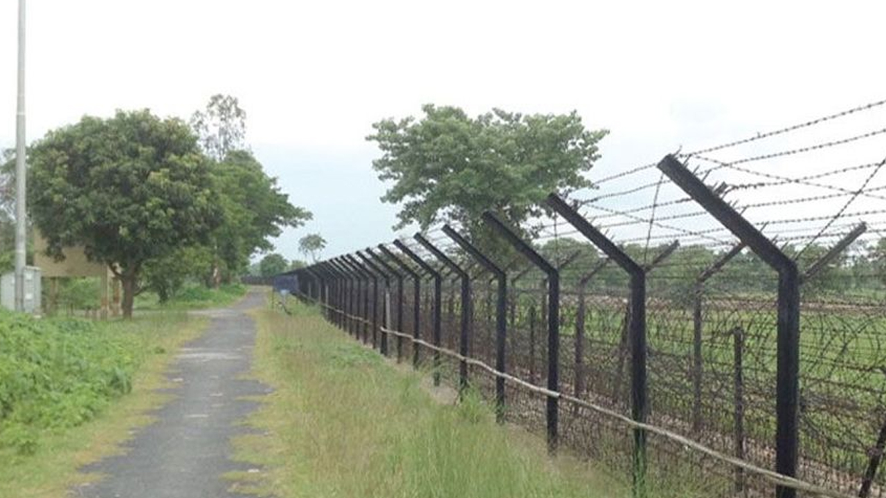 বিএসএফের গুলিতে ২ বাংলাদেশি যুবক আহত