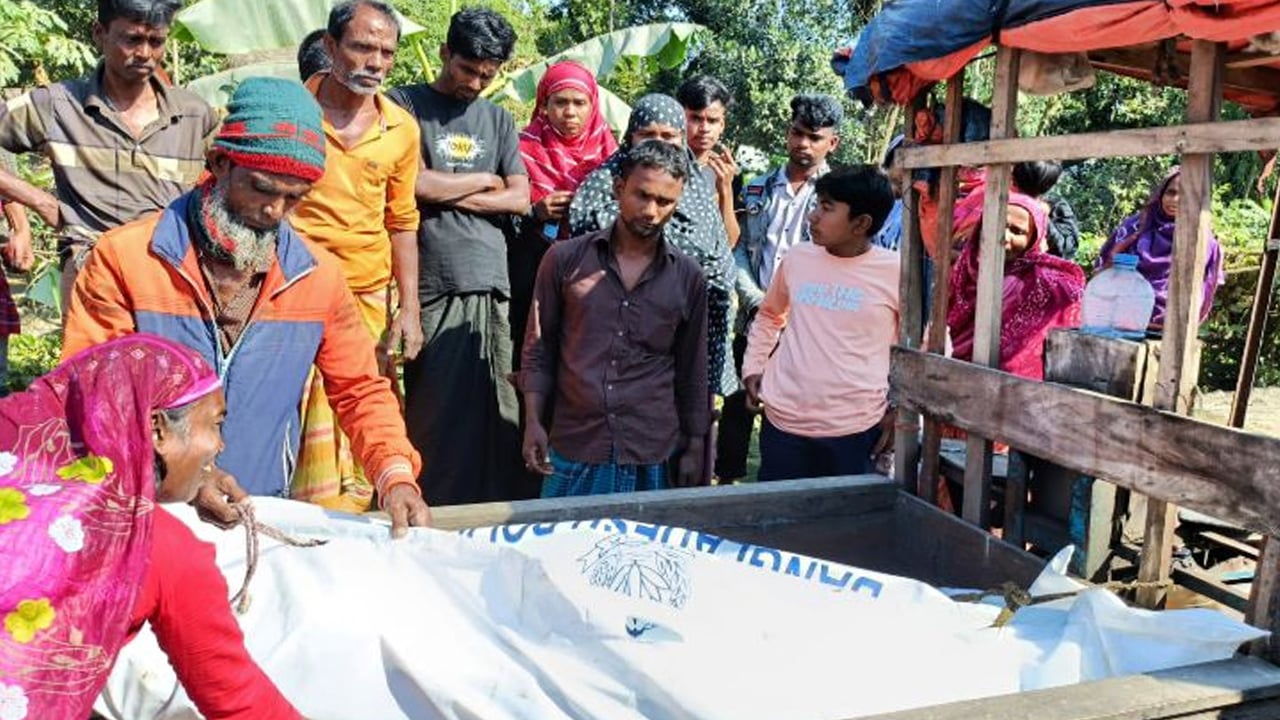 রাতে শালিস, ভোরে মিলল অটোচালকের ঝুলন্ত লাশ