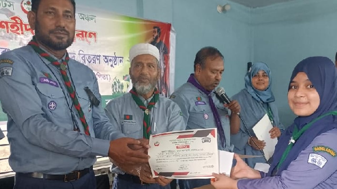 জলঢাকায় সাংবাদিক কন্যার সাফল্য