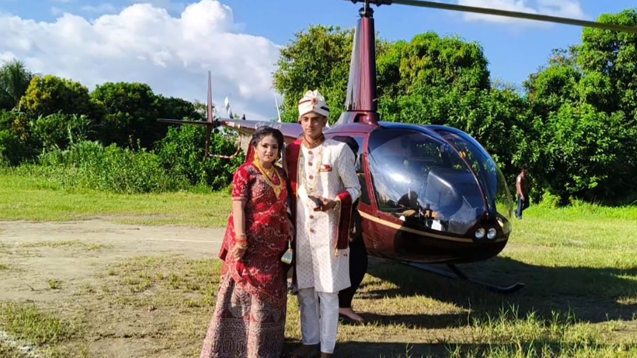 হেলিকপটারে চড়ে বিয়ে করে মা-বাবার ইচ্ছে পূরণ