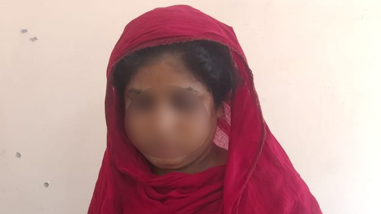 গাঁজাসহ ইউপি সদস্যের স্ত্রী আটক