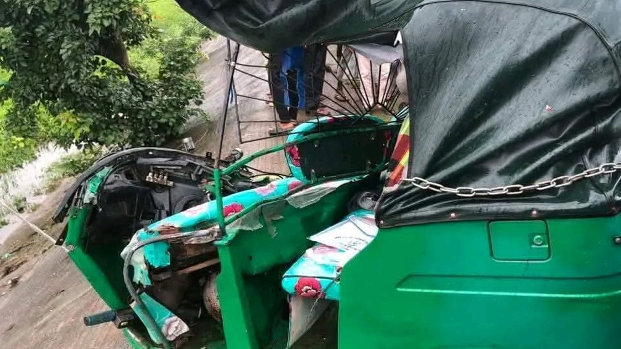 বিশ্ববিদ্যালয়ে পড়া হলো না, সড়কে প্রাণ গেল শিক্ষার্থীসহ ৩ জনের