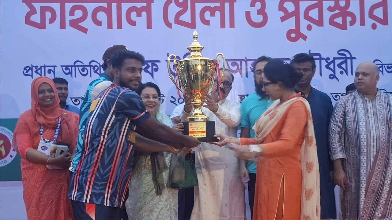 মানিকগঞ্জ জেলা প্রশাসক কাপ ফুটবল টুর্নামেন্টে সদর উপজেলা চ্যাম্পিয়ন