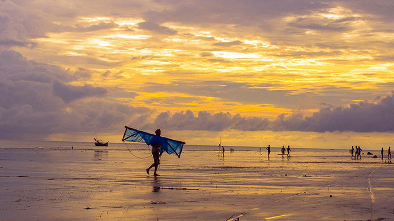সমুদ্রসৈকতে নিখোঁজের ৩ ঘণ্টা পর পর্যটকের লাশ উদ্ধার