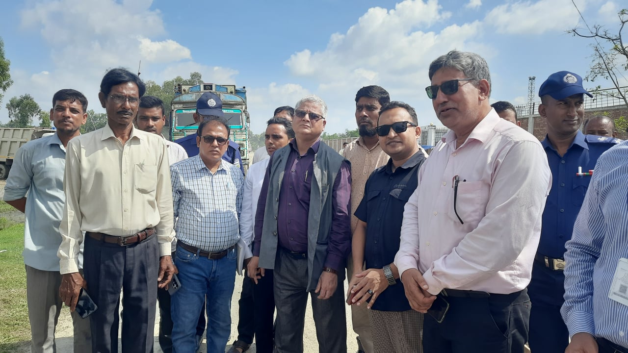 ধানুয়া কামালপুর স্থলবন্দর পরিদর্শনে ভারতের সহকারী হাইকমিশনার