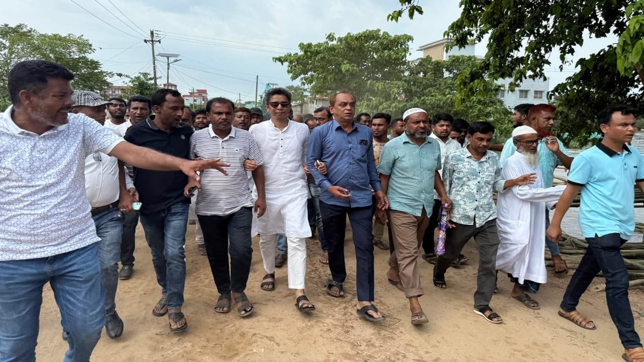 ভিন্ন কৌশলে প্রচার চালাচ্ছেন বিএনপি নেতা মাহবুবুর রহমান