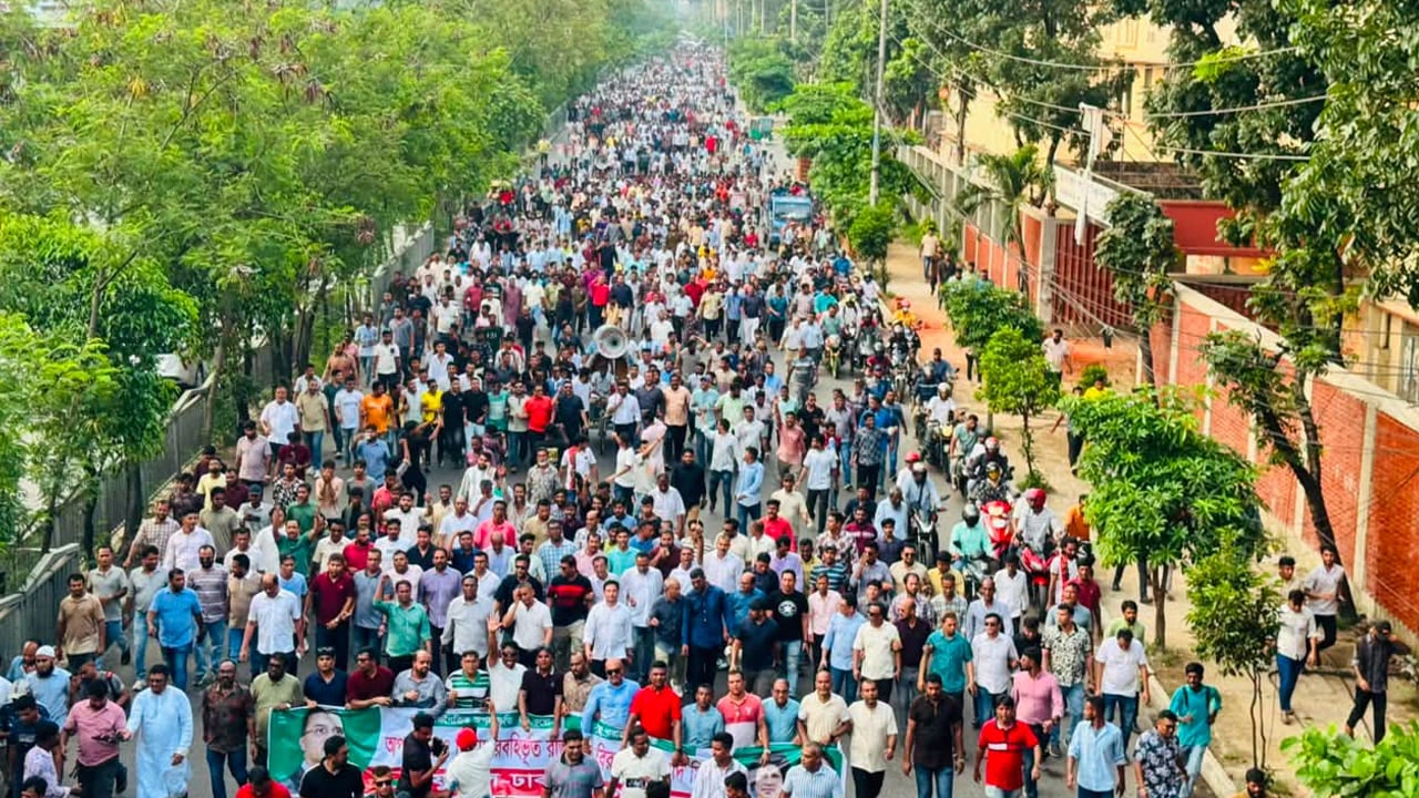 অভ্যুত্থানকে কুক্ষিগত করার চেষ্টায় জামায়াত-এনসিপি: মোনায়েম মুন্না